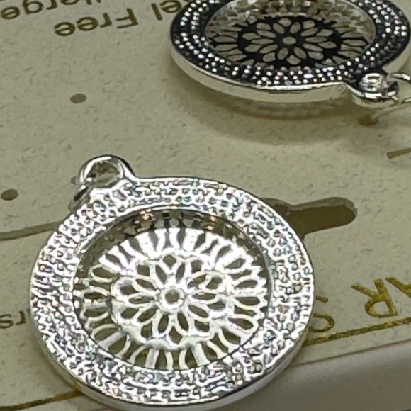 Ear Sense Silver Tone Beautiful Filigree Circle dangle 1.25 Inch - Picture 4 of 6